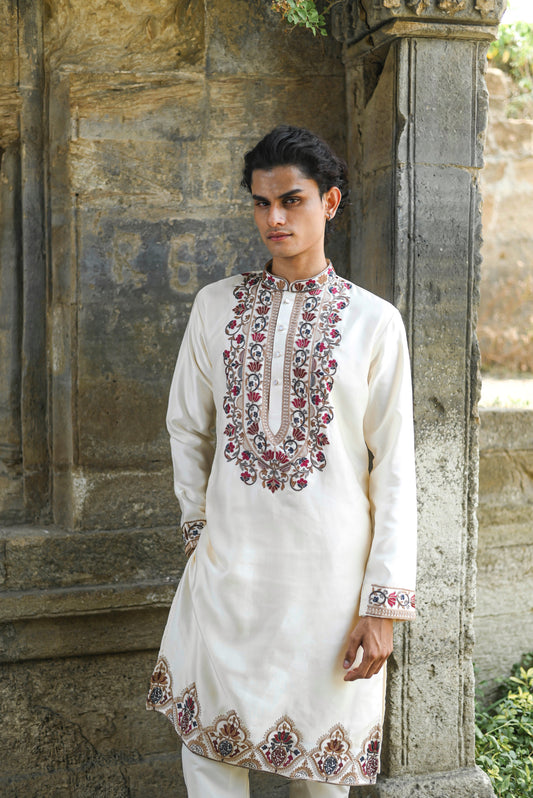 Off White Kenzo Kurta with Elegant Chain Stitch Embroidery