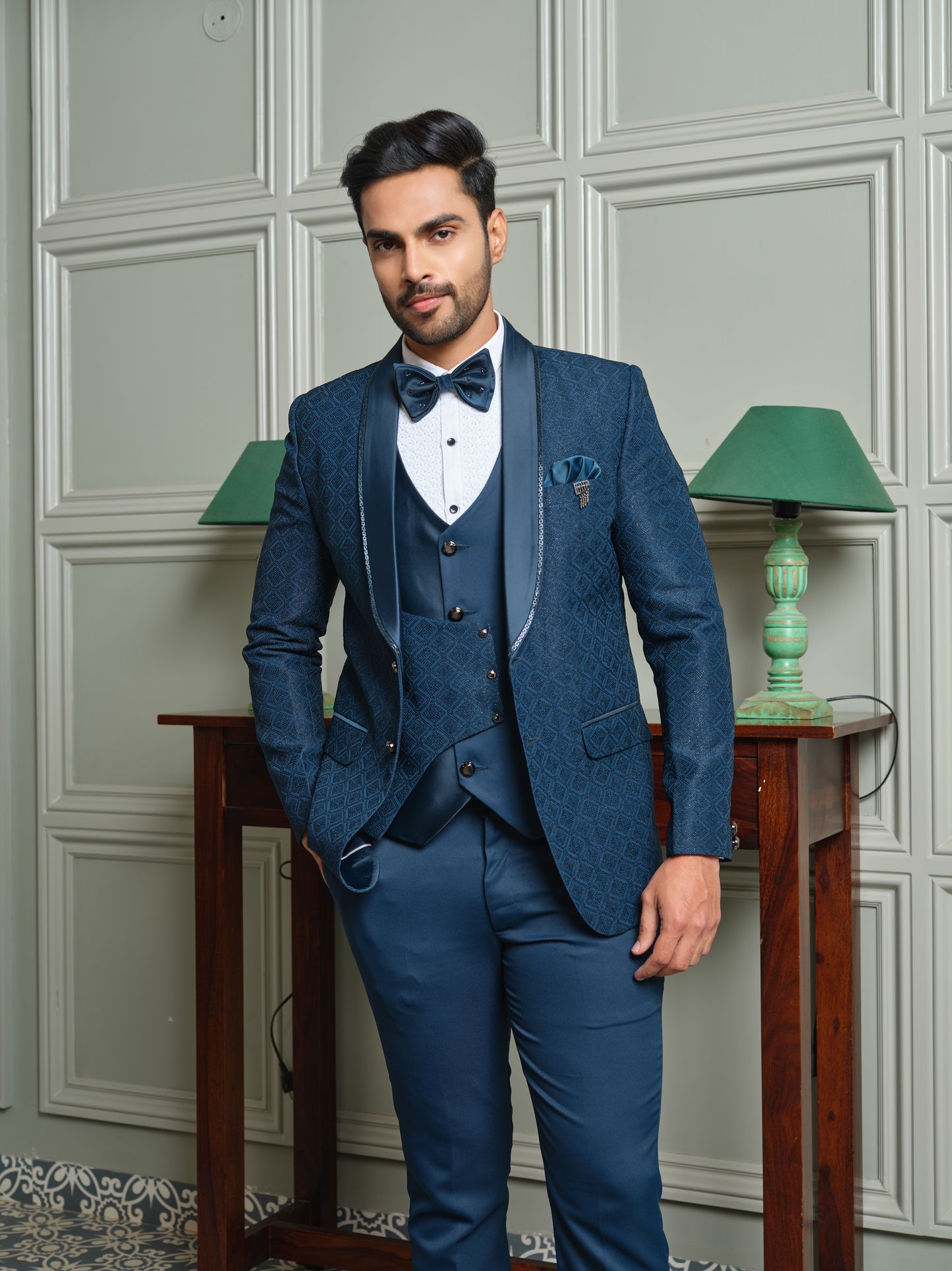 Jacquard Shawl Collar Tuxedo Suit with Dual Waistcoat