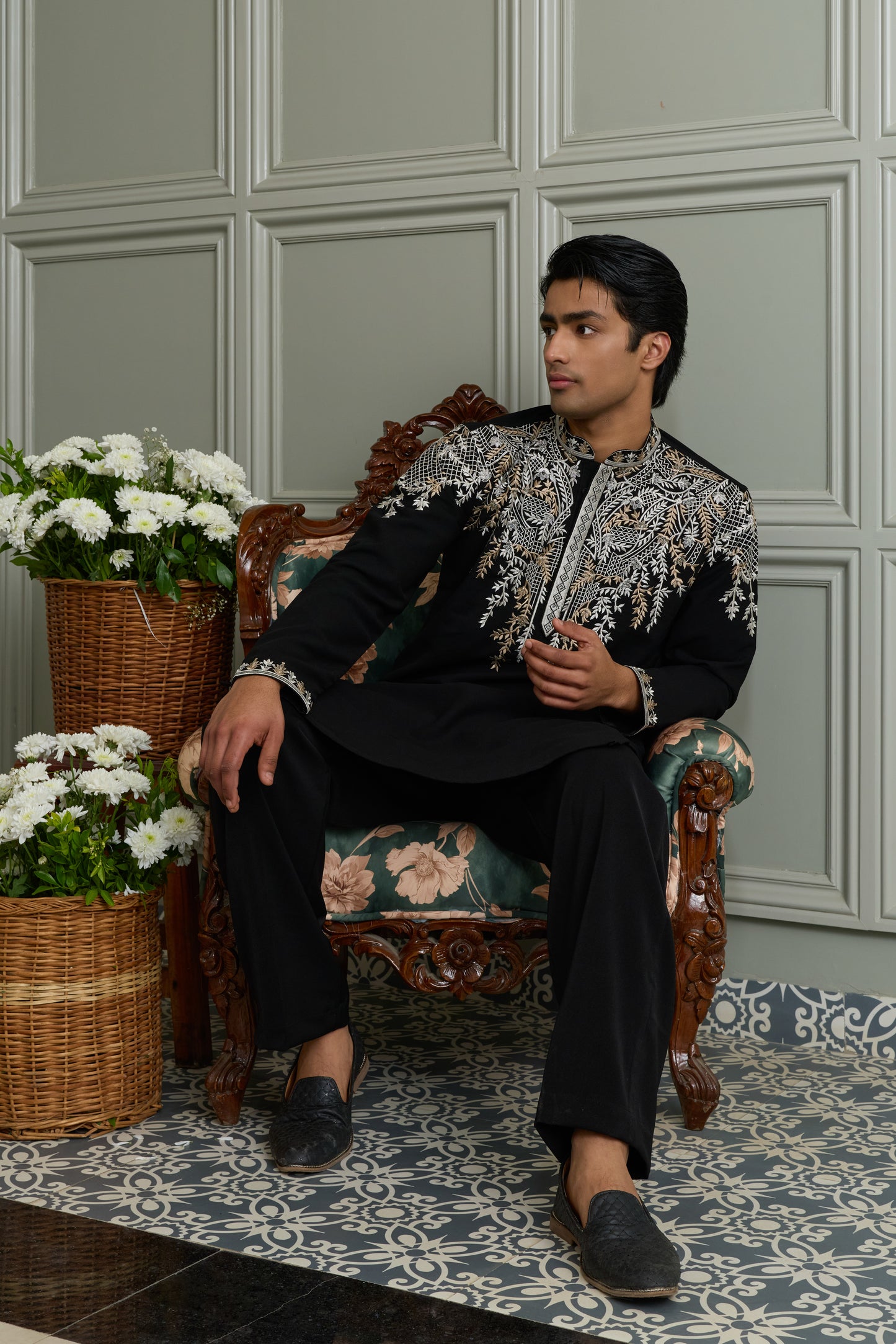 Black Japanese Fabric Kurta–Bottom Set with Thread Work