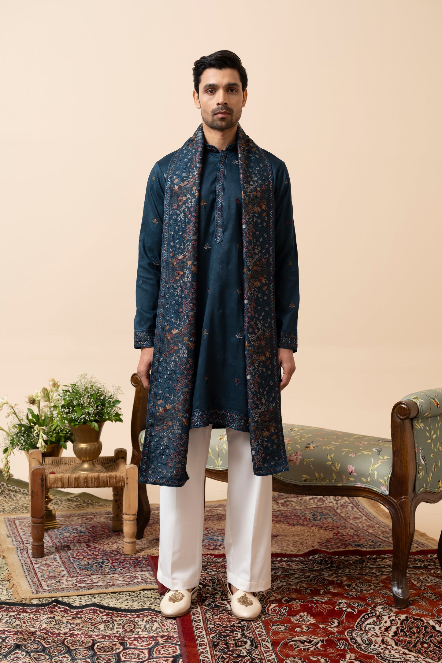 Rama Green Kurta Set with Dupatta and Thread Embroidery