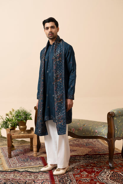 Rama Green Kurta Set with Dupatta and Thread Embroidery
