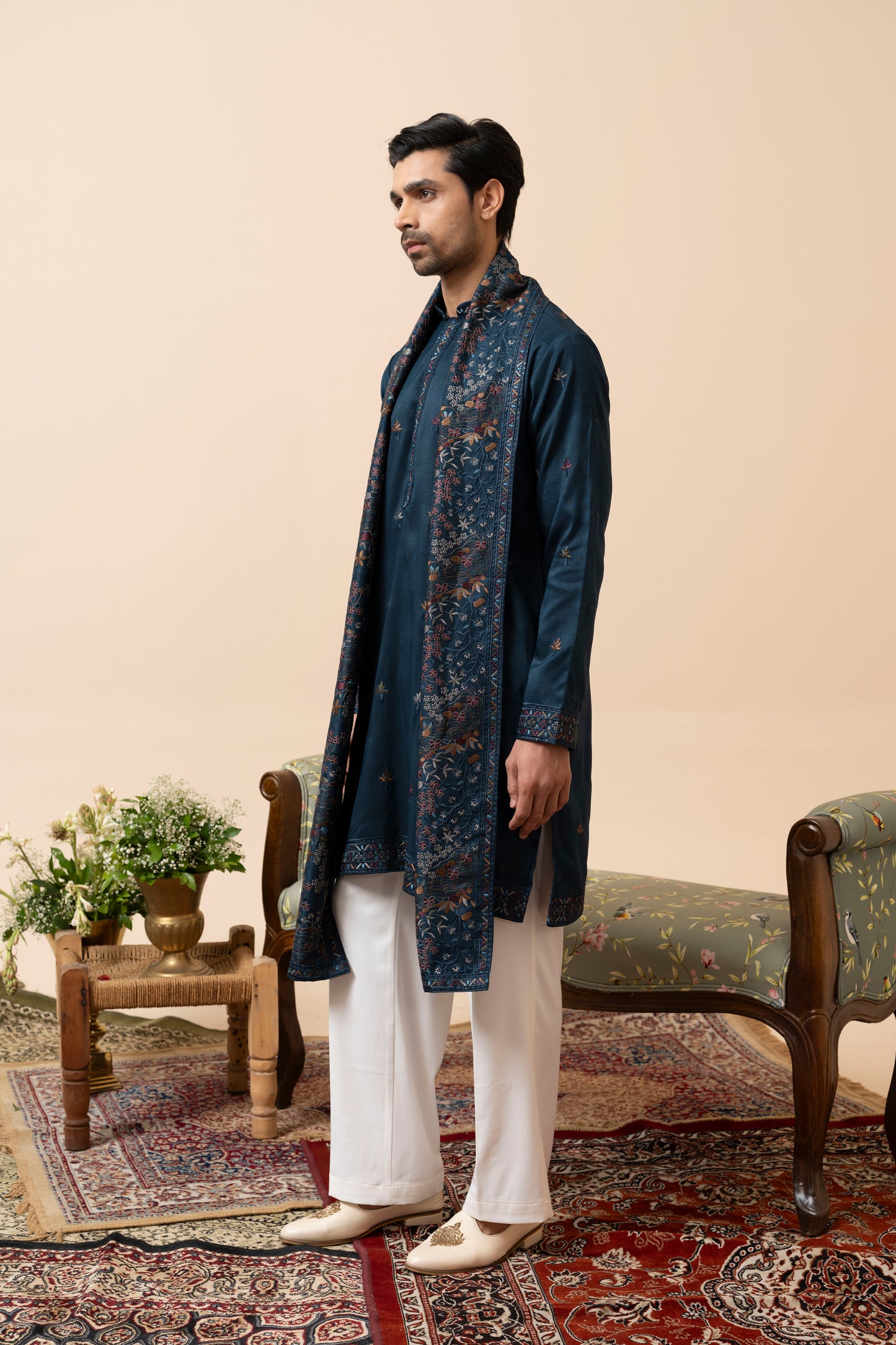 Rama Green Kurta Set with Dupatta and Thread Embroidery