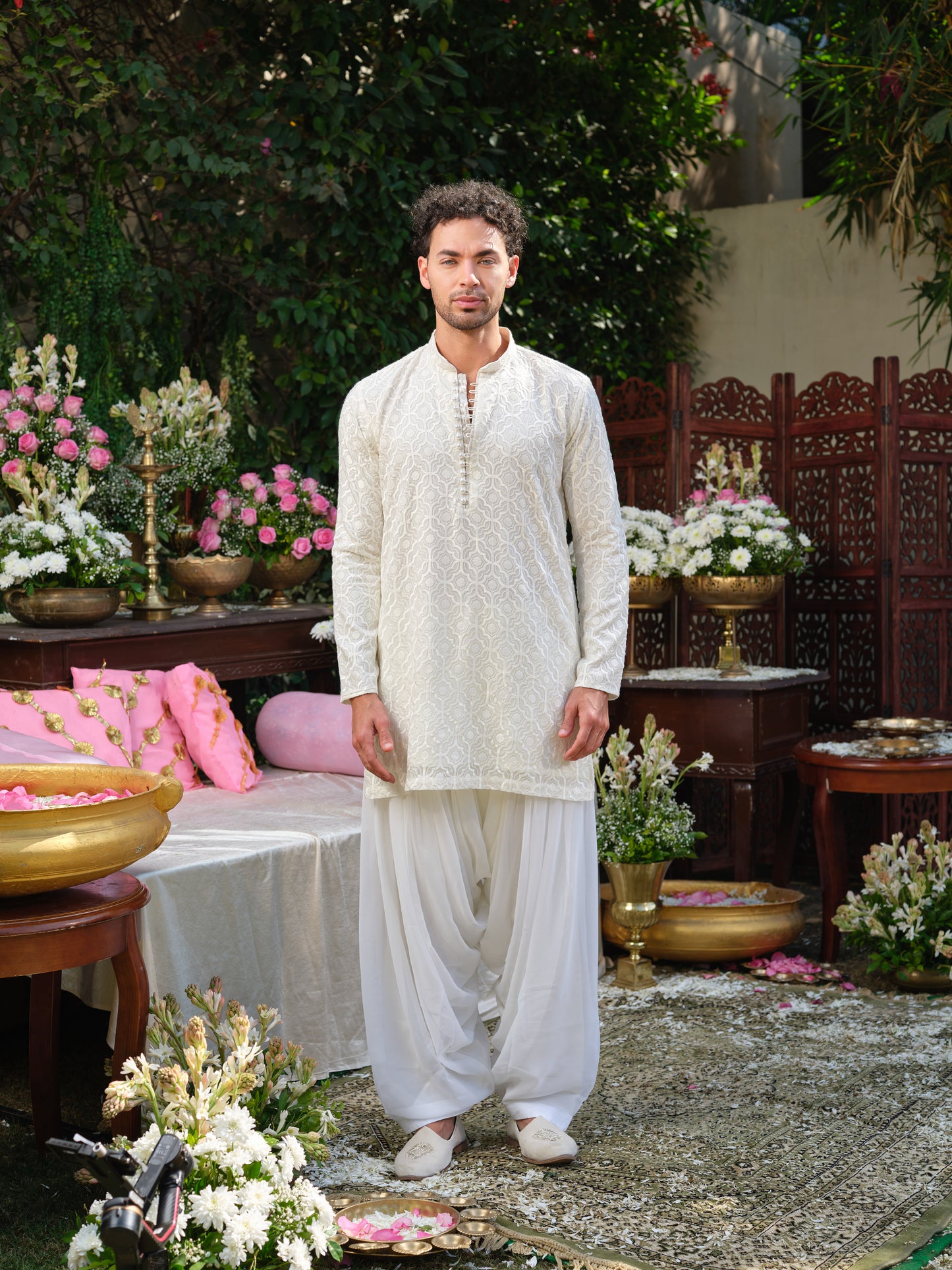 White Georgette Kurta–Bottom Set with Thread Work Embroidery