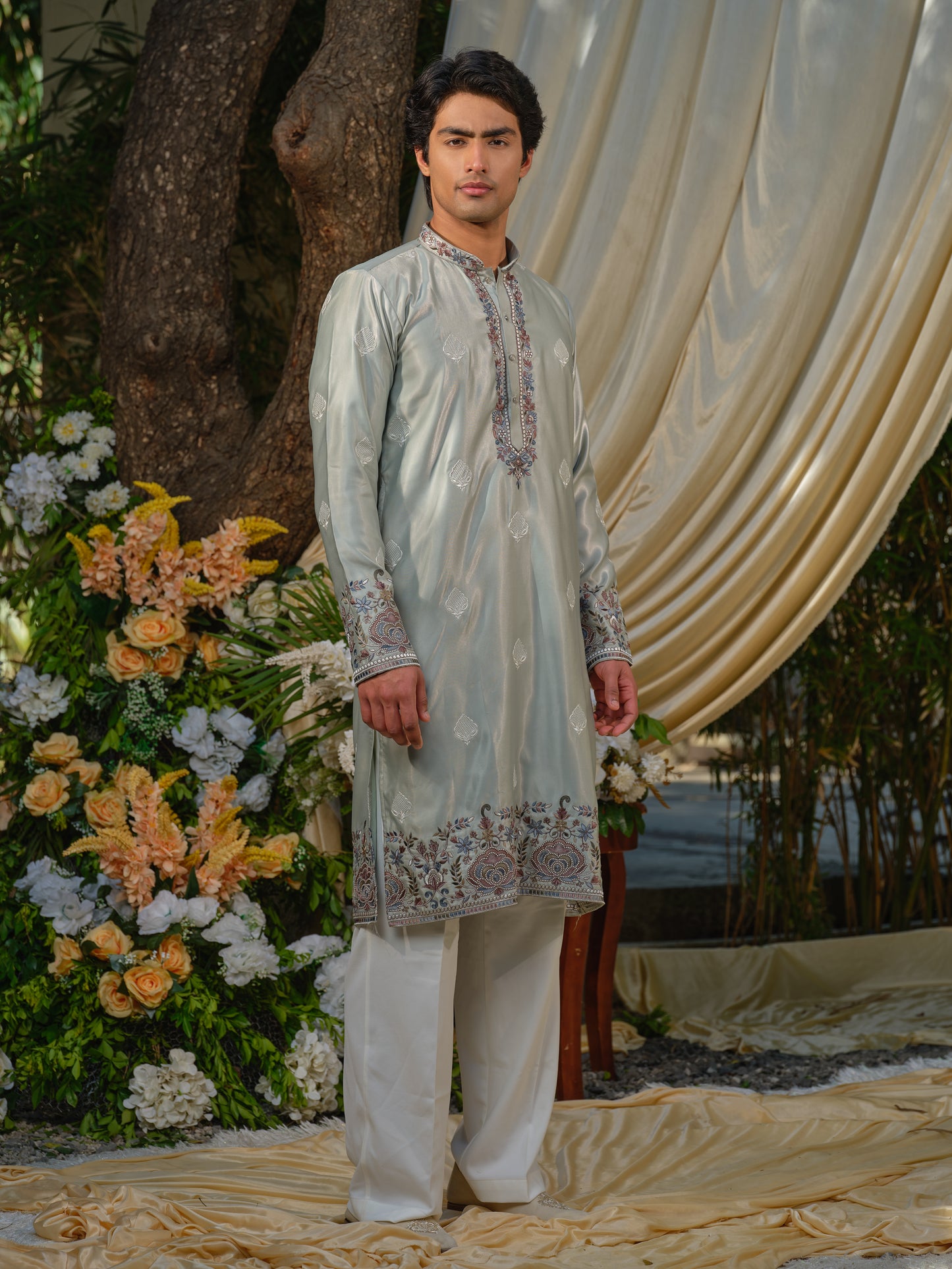 Men’s Silk Kurta–Bottom Set with Thread Work Embroidery