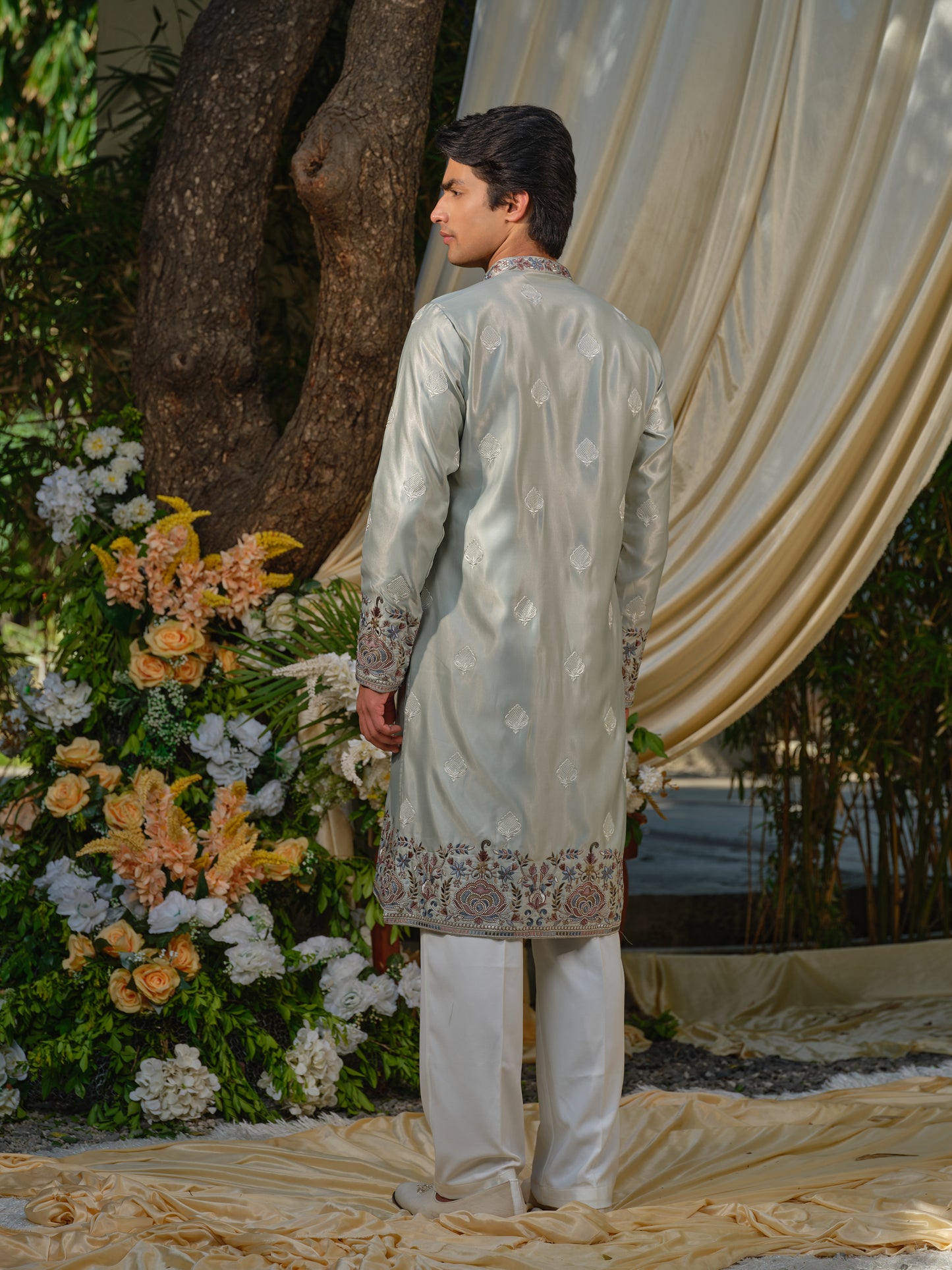 Men’s Silk Kurta–Bottom Set with Thread Work Embroidery