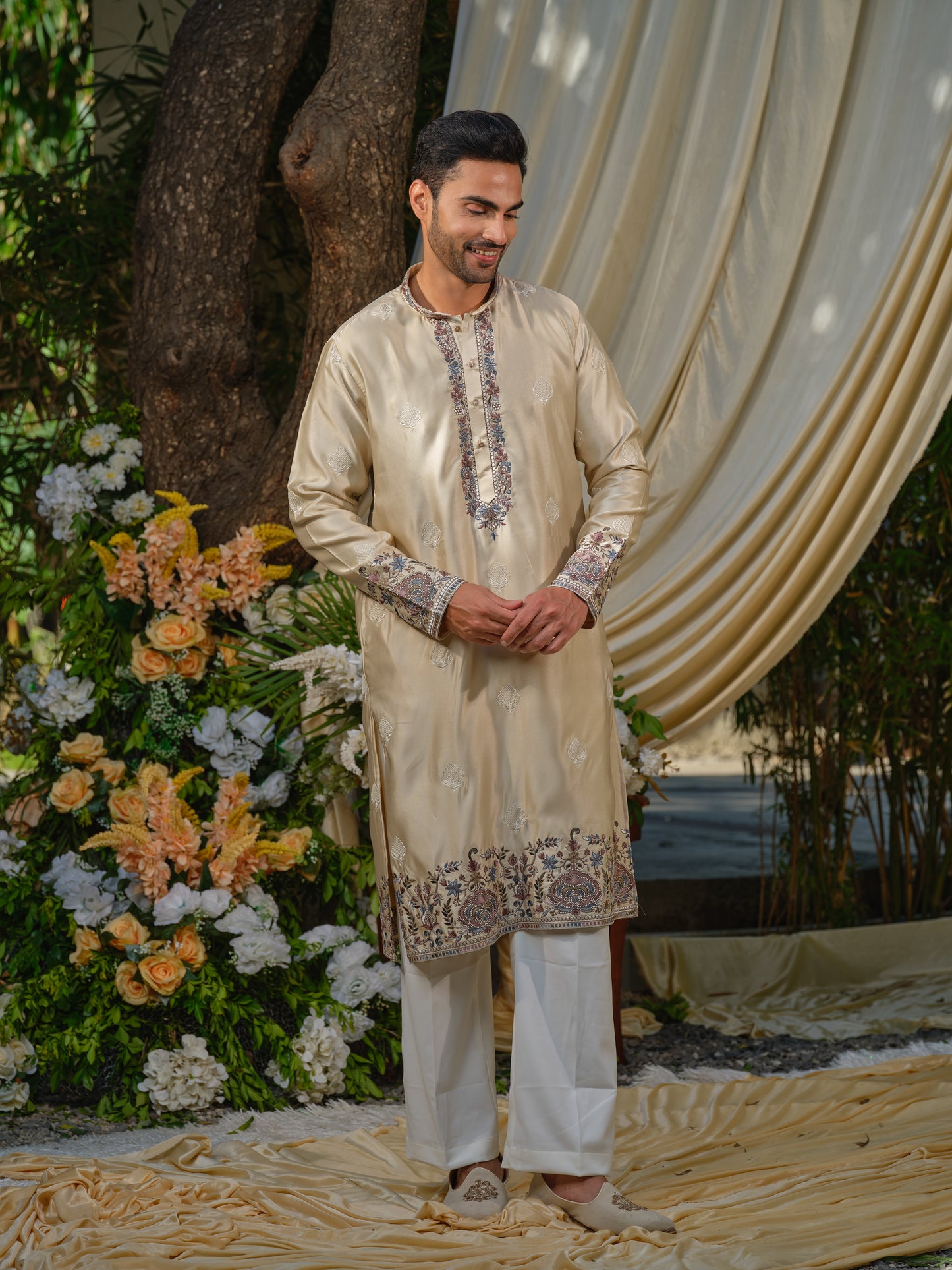 Men’s Silk Kurta–Bottom Set with Thread Work Embroidery