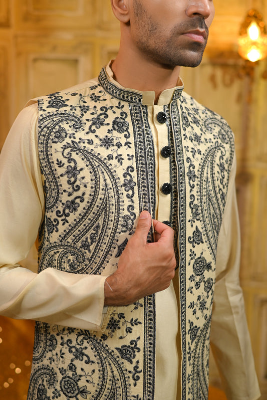 Off White Silk Embroidery Kurta Set With Jacket