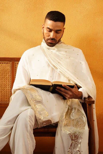 Off White Kurta Set with Dupatta