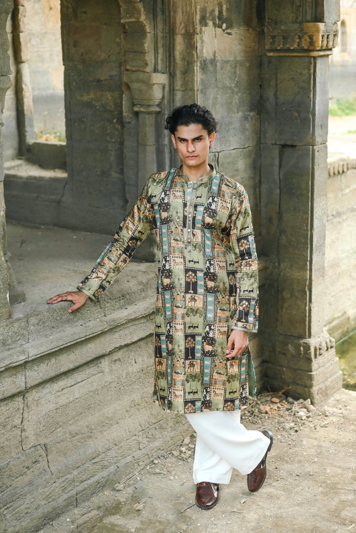 Green Silk Kurta with Digital Print and Elegant Foil Work