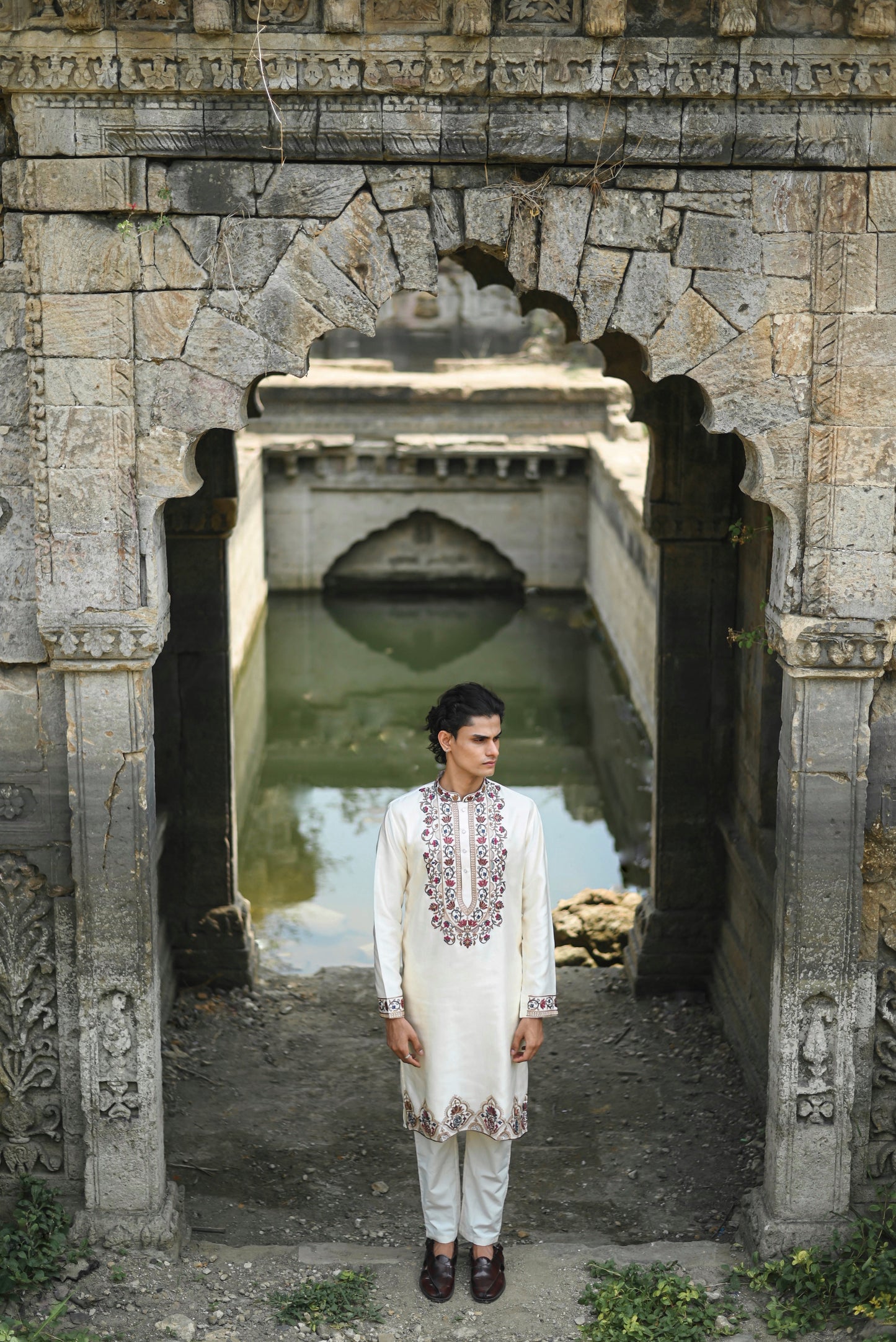 Off White Kenzo Kurta with Elegant Chain Stitch Embroidery