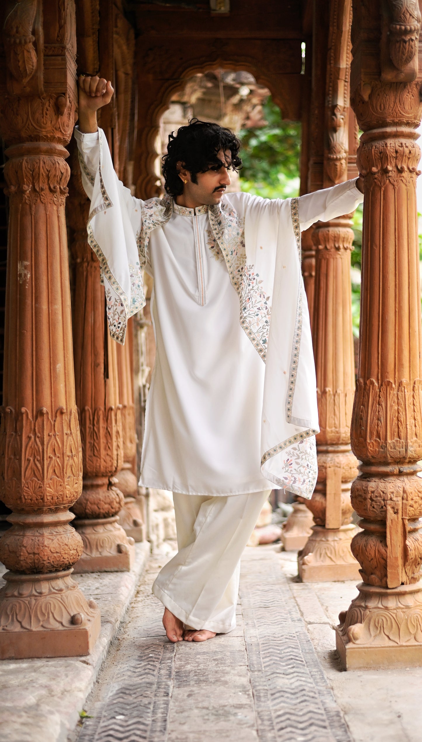 Men's White BSY Kurta Set with Sequins & Zari Embroidery