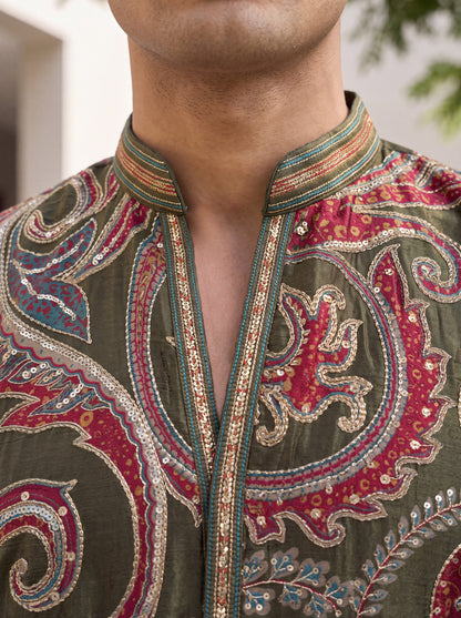 Green Natural Crepe Short Kurta Set with Jari Embroidery